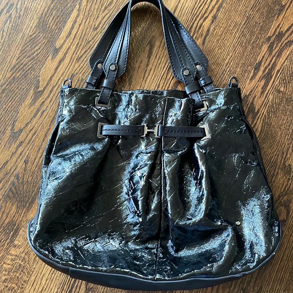 Black patent stunner tote bag perfect condition